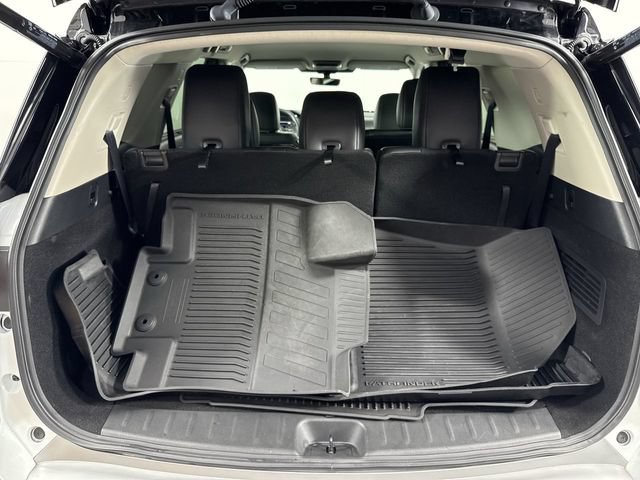 Used 2025 Nissan Pathfinder SL AWD/4WD image 34
