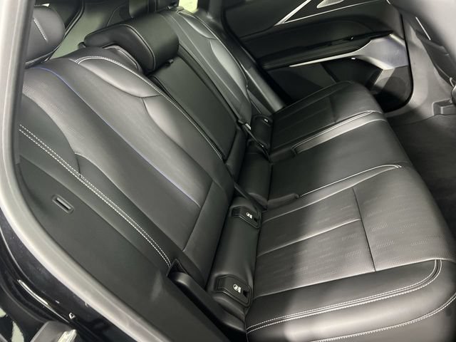 Used 2023 Cadillac Lyriq 2WD image 28