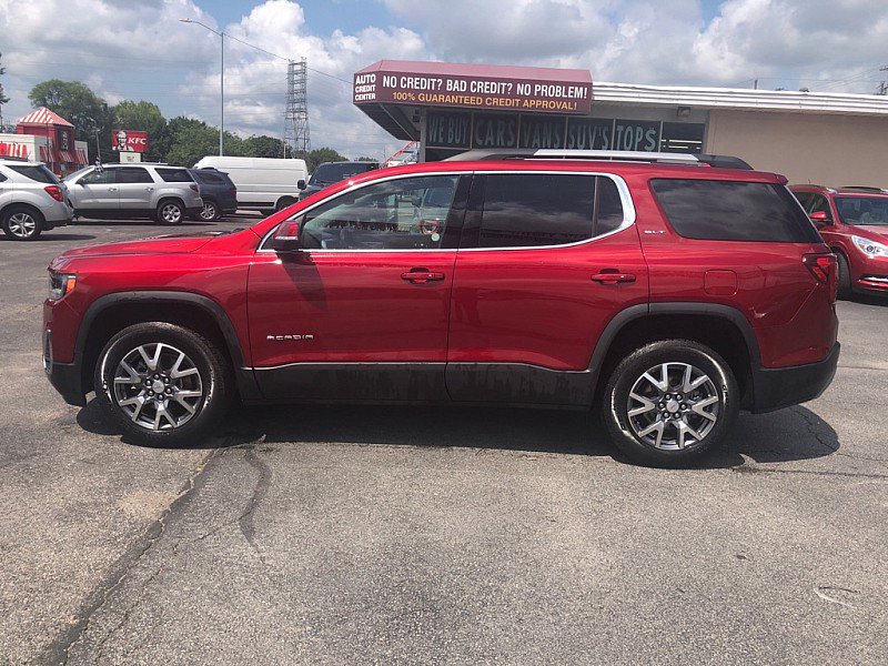 Used 2023 GMC Acadia SLT image 2