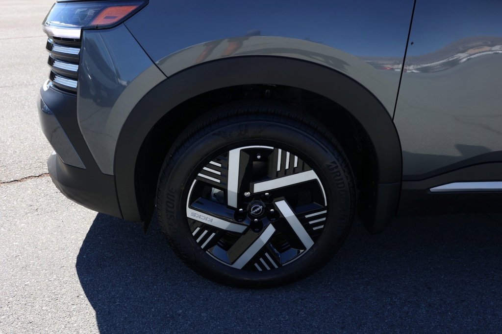 New 2026 Nissan Kicks SV image 11