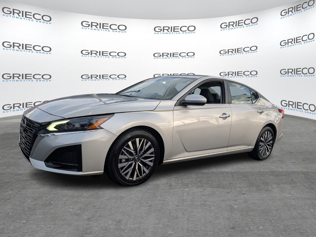Certified 2023 Nissan Altima 2.5 SV FWD image 3