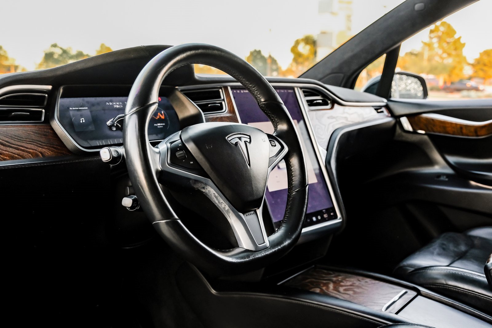 Used 2017 Tesla Model X 75D image 18