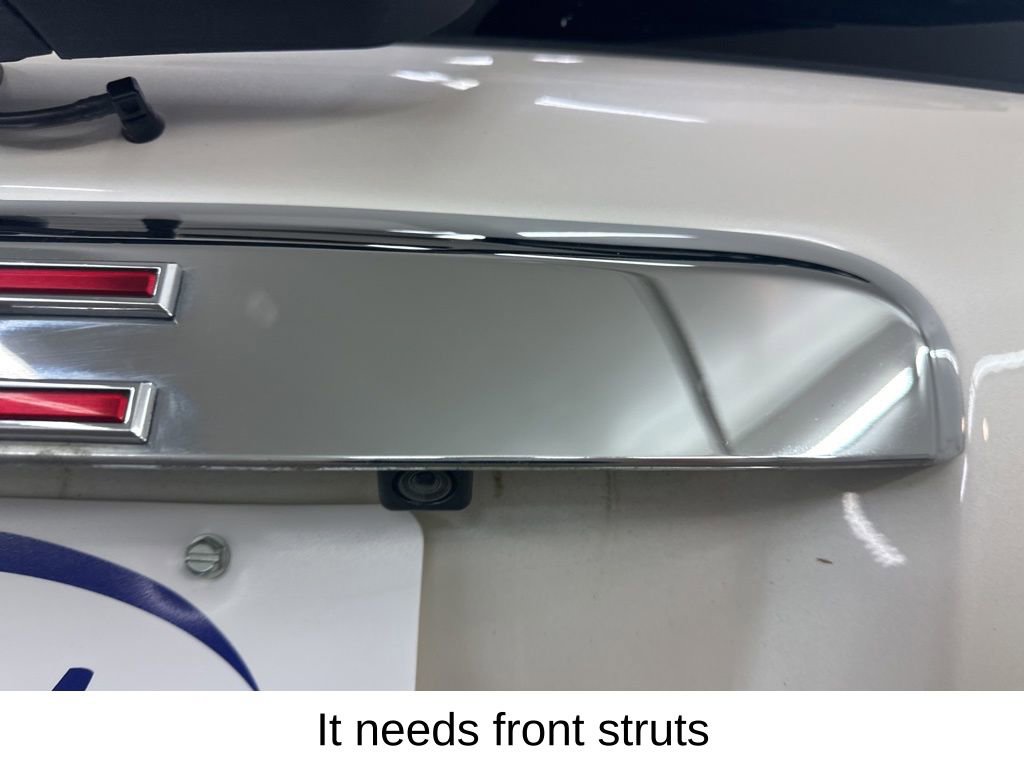 Used 2012 GMC Acadia Denali image 16