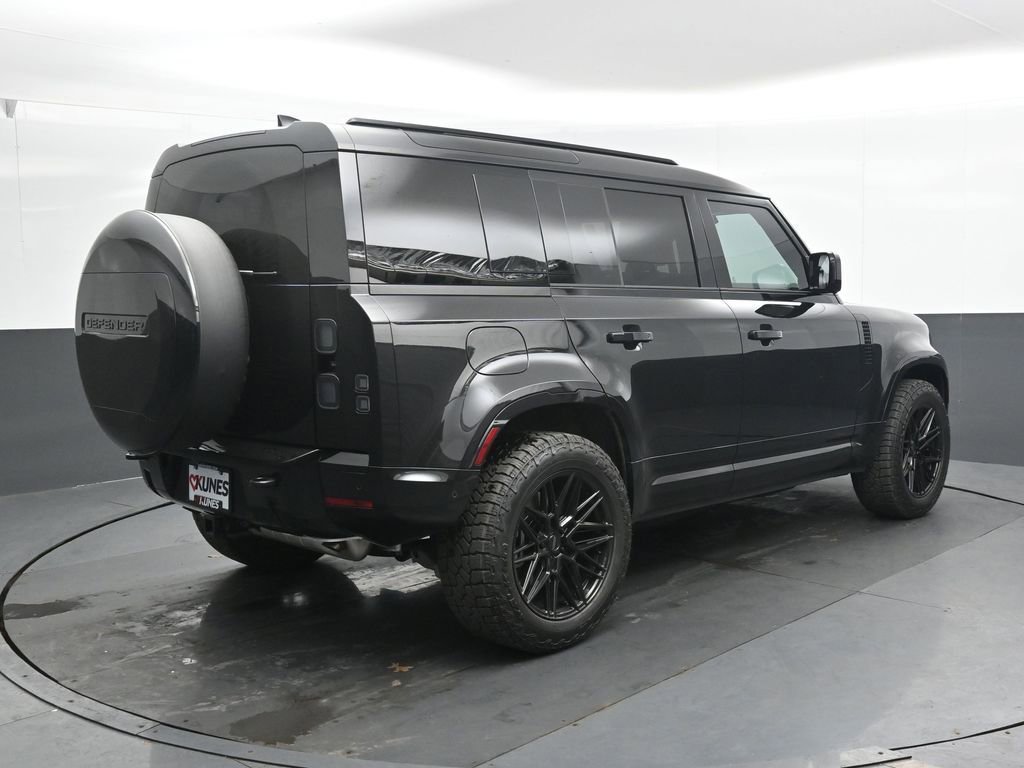 Used 2026 Land Rover Defender 110 X-Dynamic SE image 4