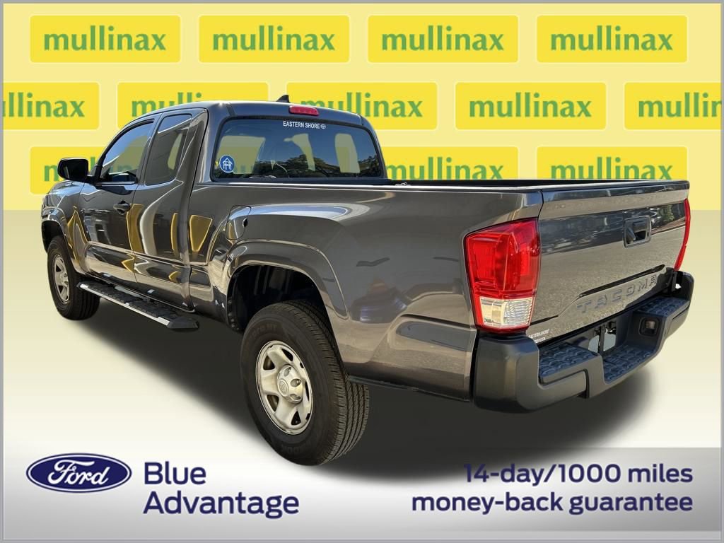 Used 2017 Toyota Tacoma SR image 3