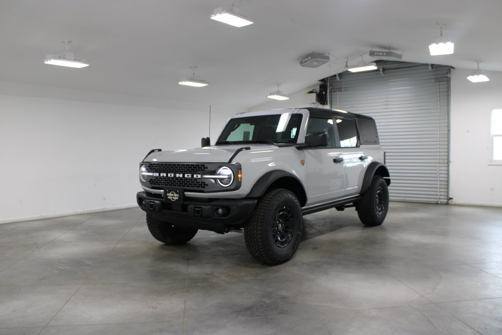 New 2026 Ford Bronco Badlands AWD/4WD image 3