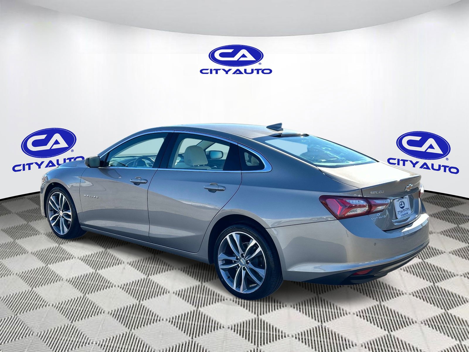 Used 2024 Chevrolet Malibu LT FWD image 5