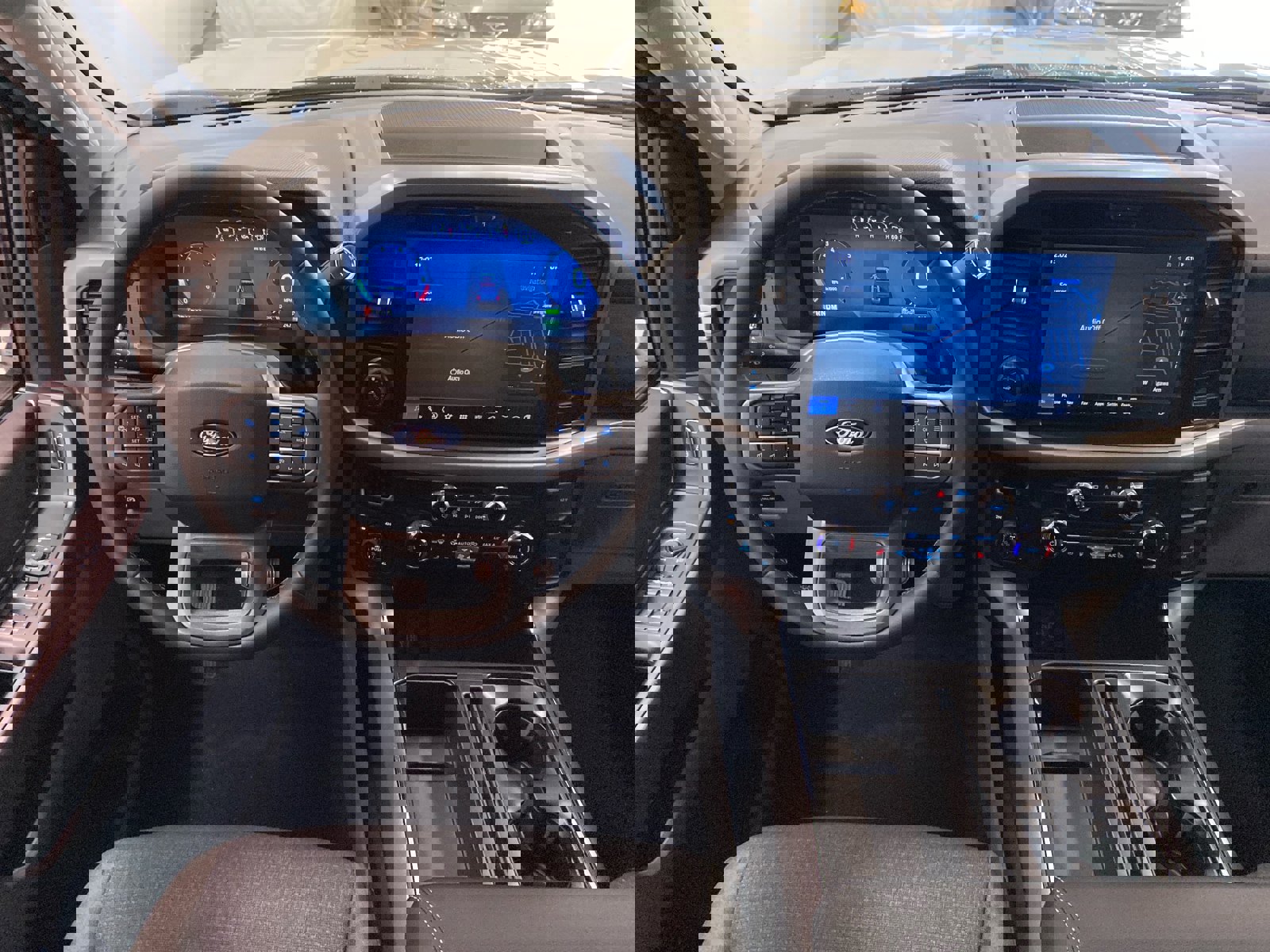 New 2025 Ford F150 XLT w/ Equipment Group 302A MID image 18