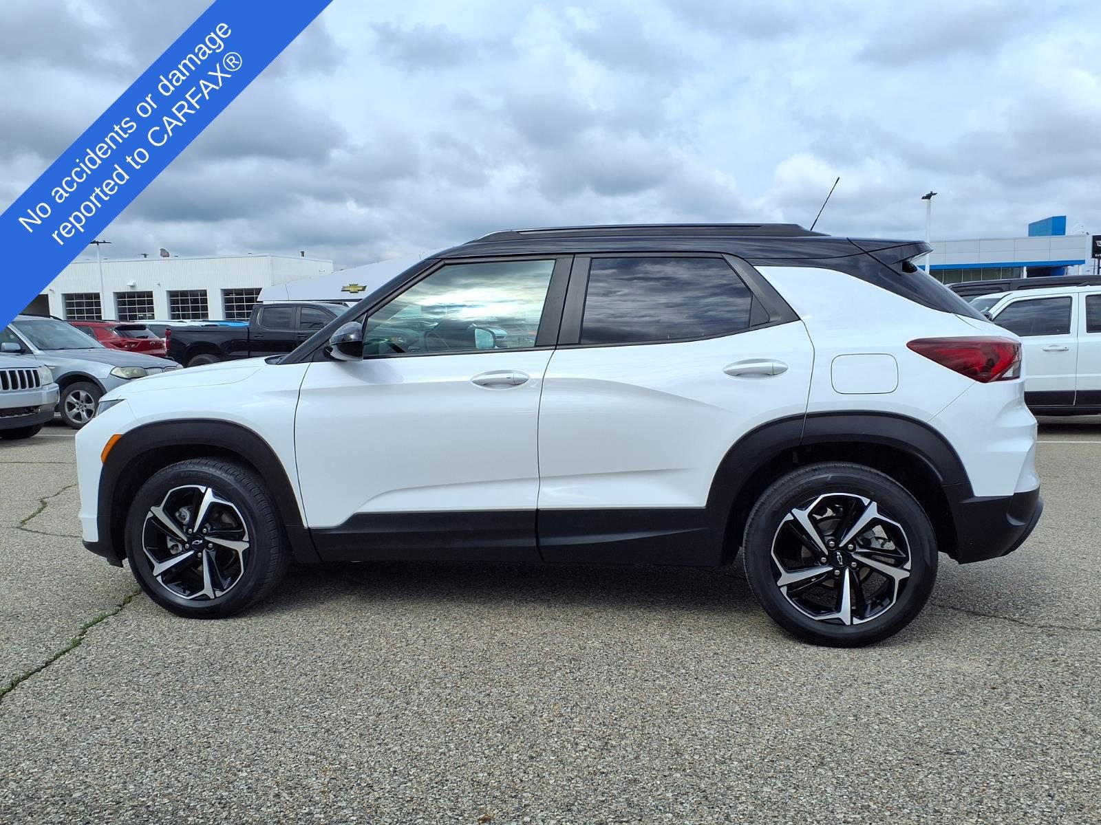 Used 2023 Chevrolet TrailBlazer RS w/ Convenience Package FWD image 9