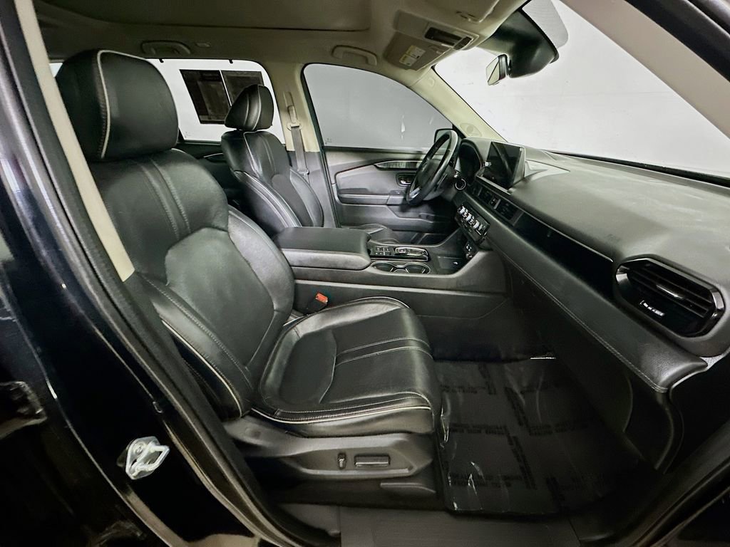 Used 2023 Honda Pilot Elite image 12