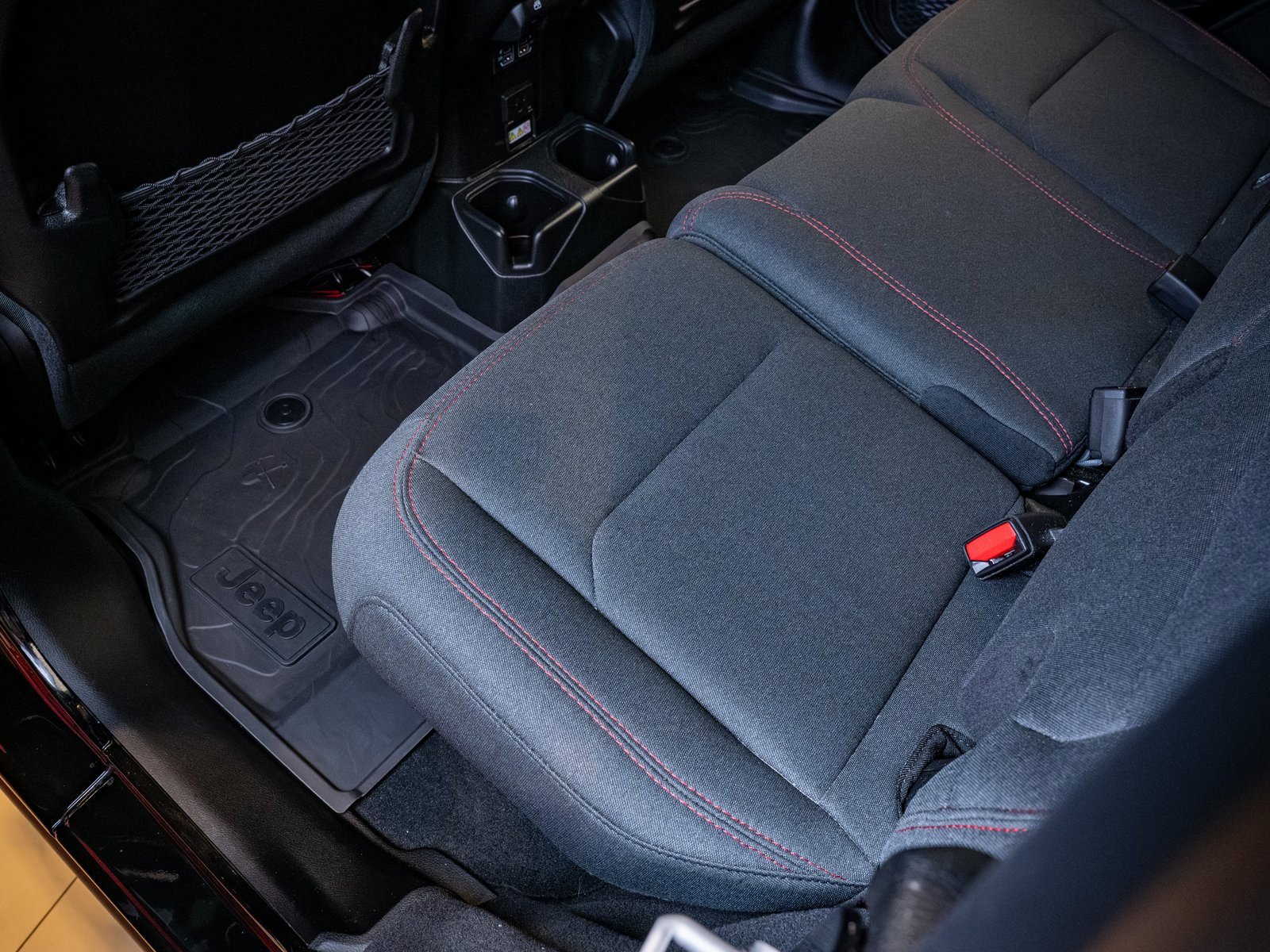 Used 2024 Jeep Wrangler Unlimited Rubicon image 16