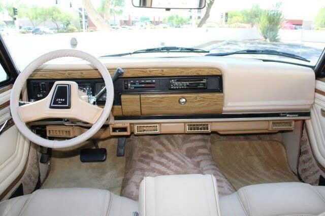 Used 1990 Jeep Grand Wagoneer AWD/4WD image 6