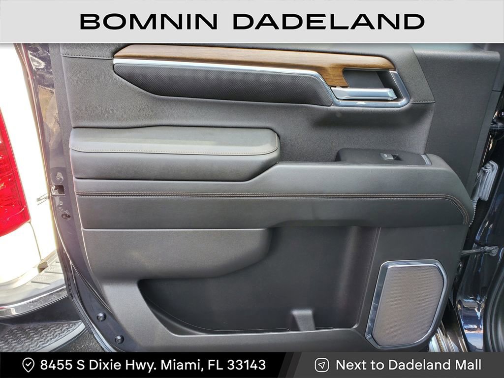 Used 2024 Chevrolet Silverado 1500 High Country w/ High Country Premium Package image 9