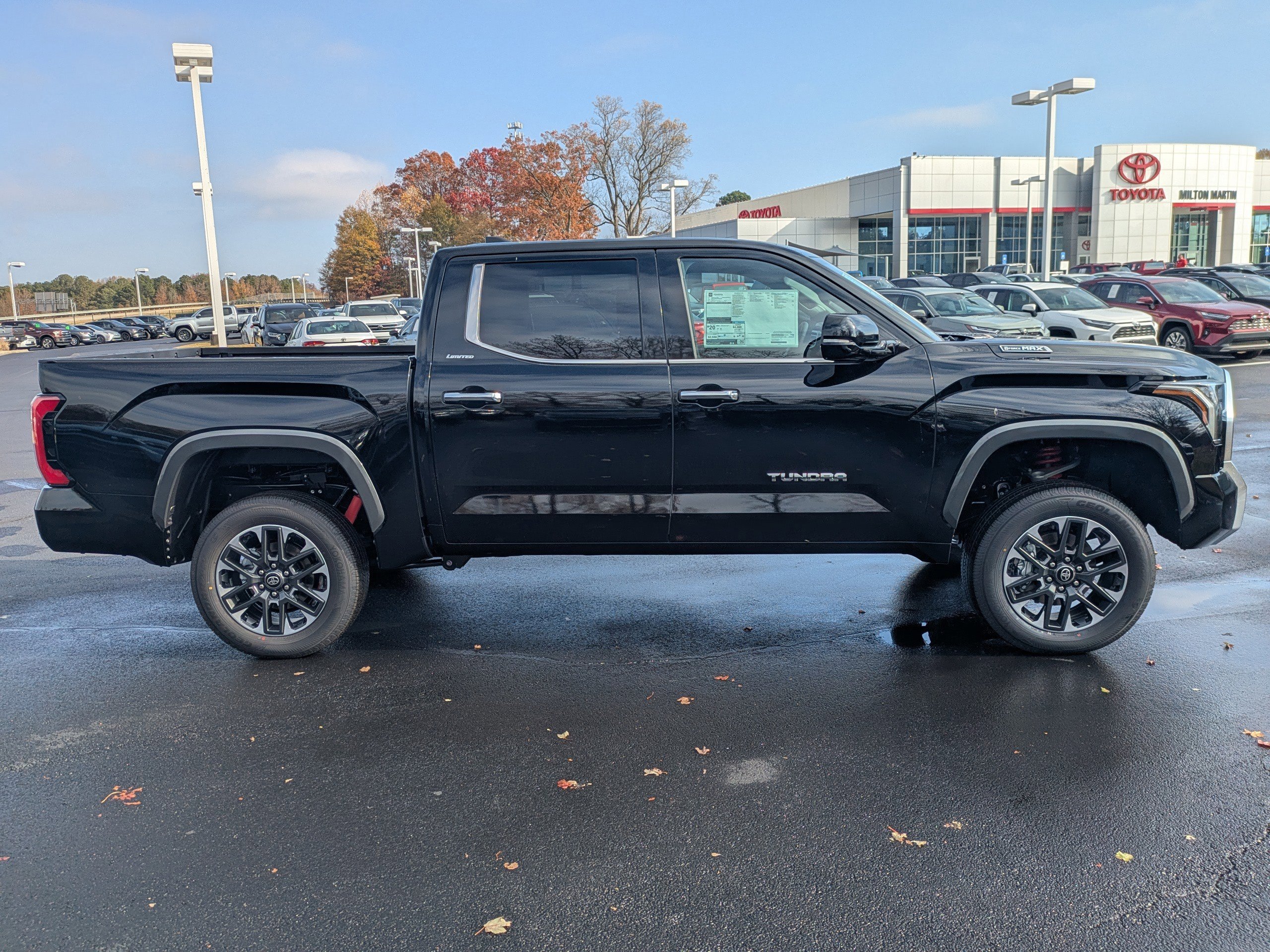 New 2026 Toyota Tundra Limited AWD/4WD image 3