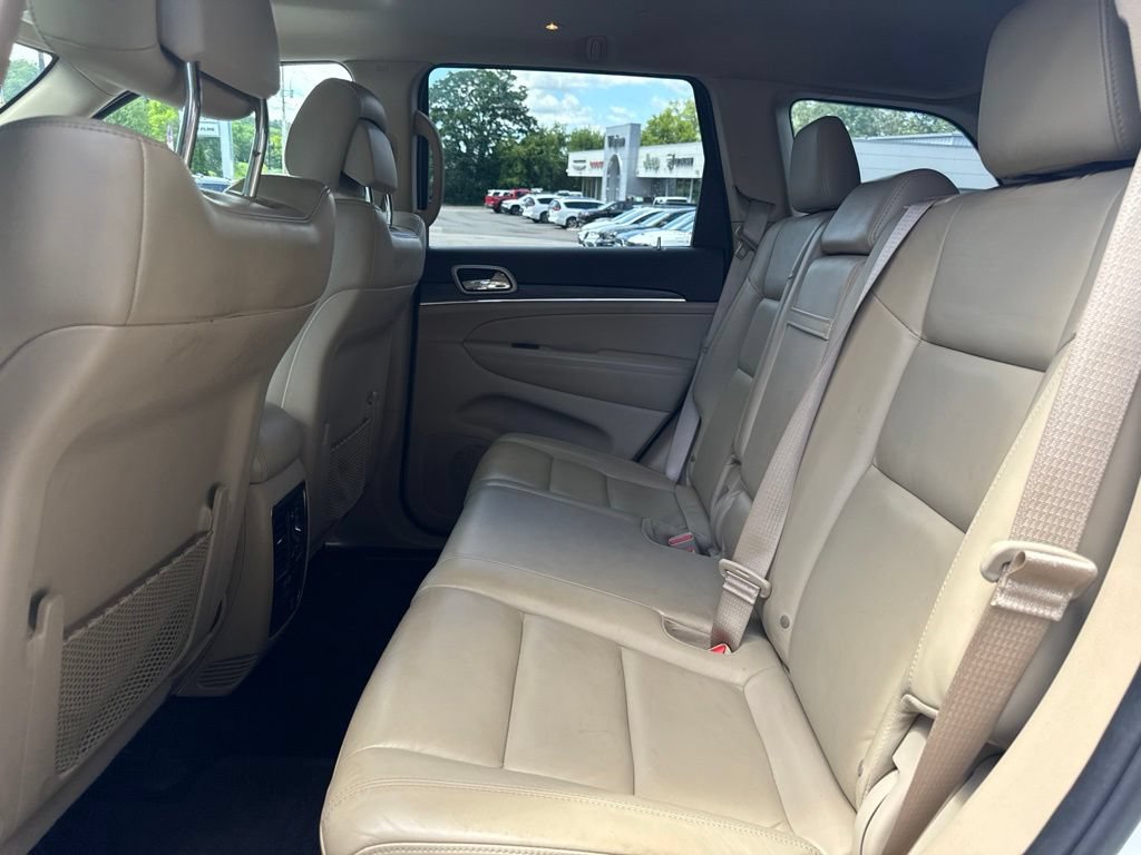 Used 2020 Jeep Grand Cherokee Limited AWD/4WD image 12
