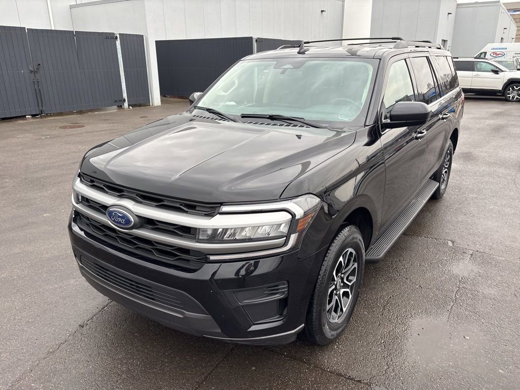 Used 2024 Ford Expedition Max XLT image 6