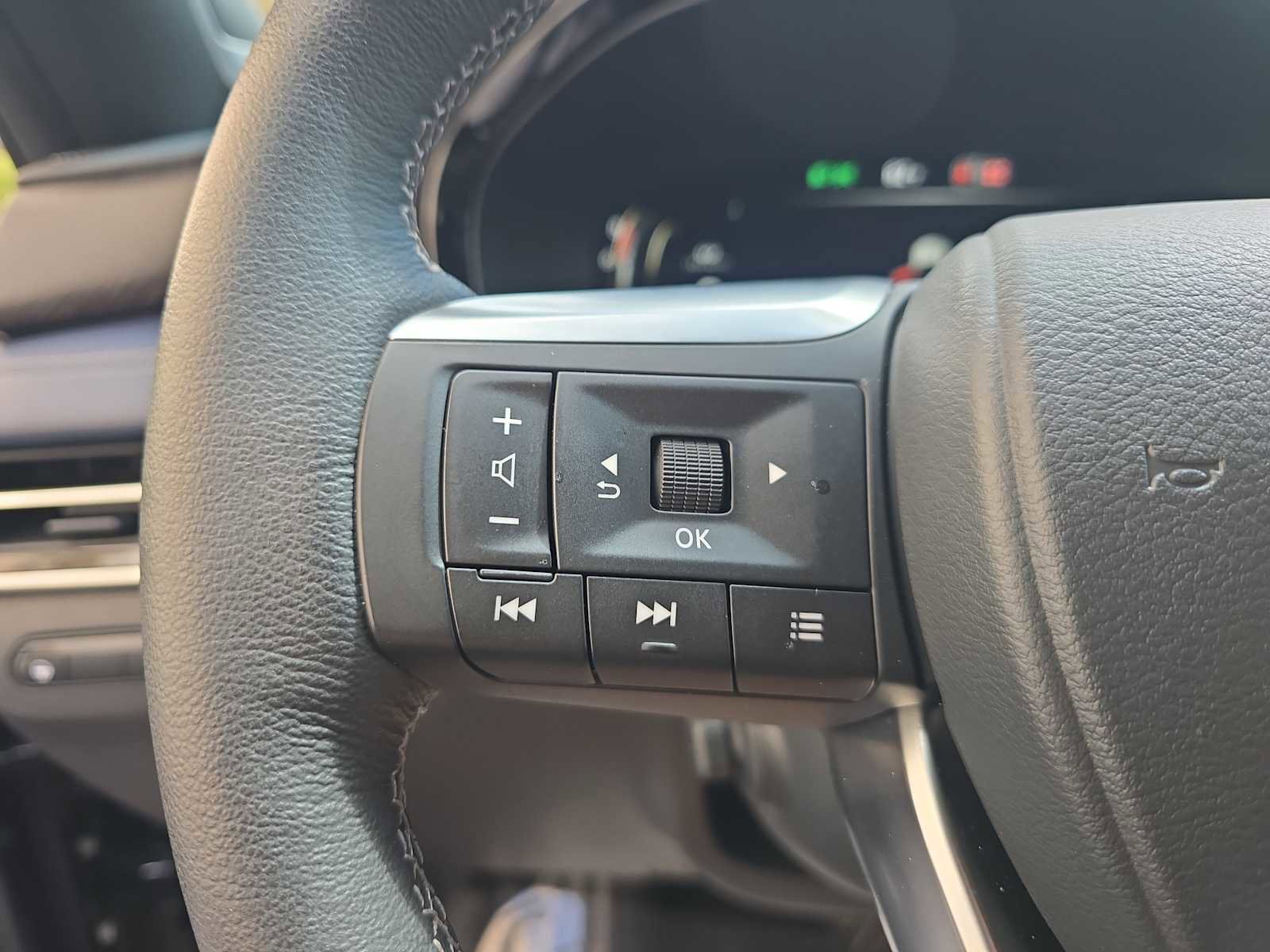 Certified 2026 INFINITI QX60 Sport w/ Dark Cargo Package image 24