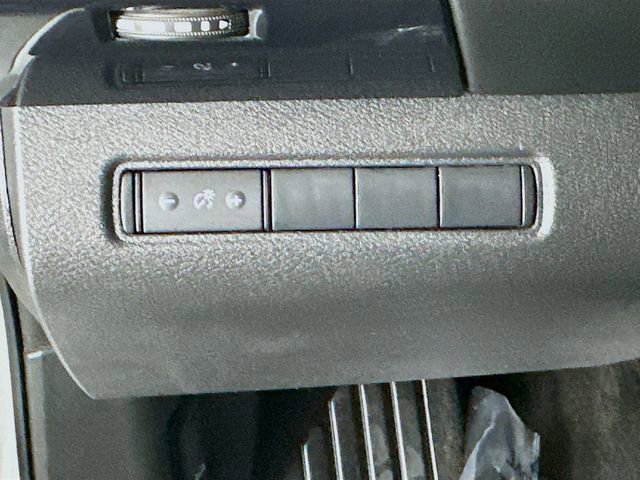 Used 2024 Nissan Pathfinder S FWD image 12