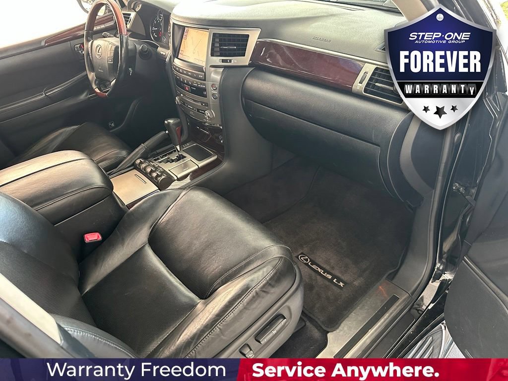 Used 2013 Lexus LX 570 4WD w/ Luxury Pkg w/Pre-crash image 41