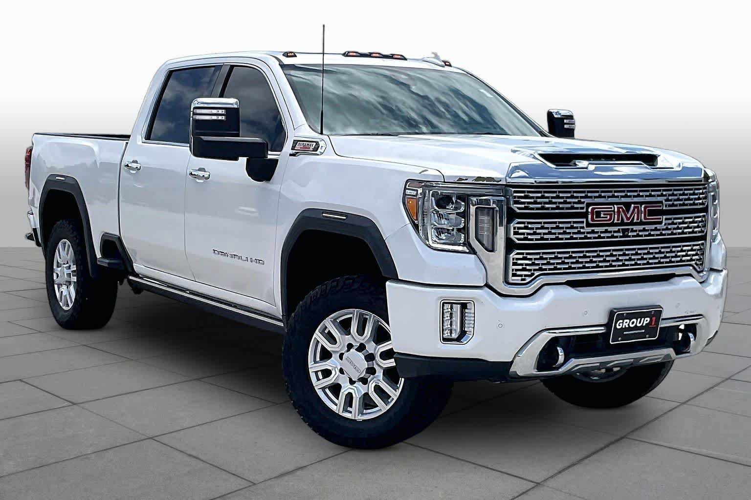 Used 2022 GMC Sierra 2500 Denali w/ Technology Package AWD/4WD image 2