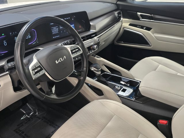 Used 2025 Kia Telluride S FWD image 24