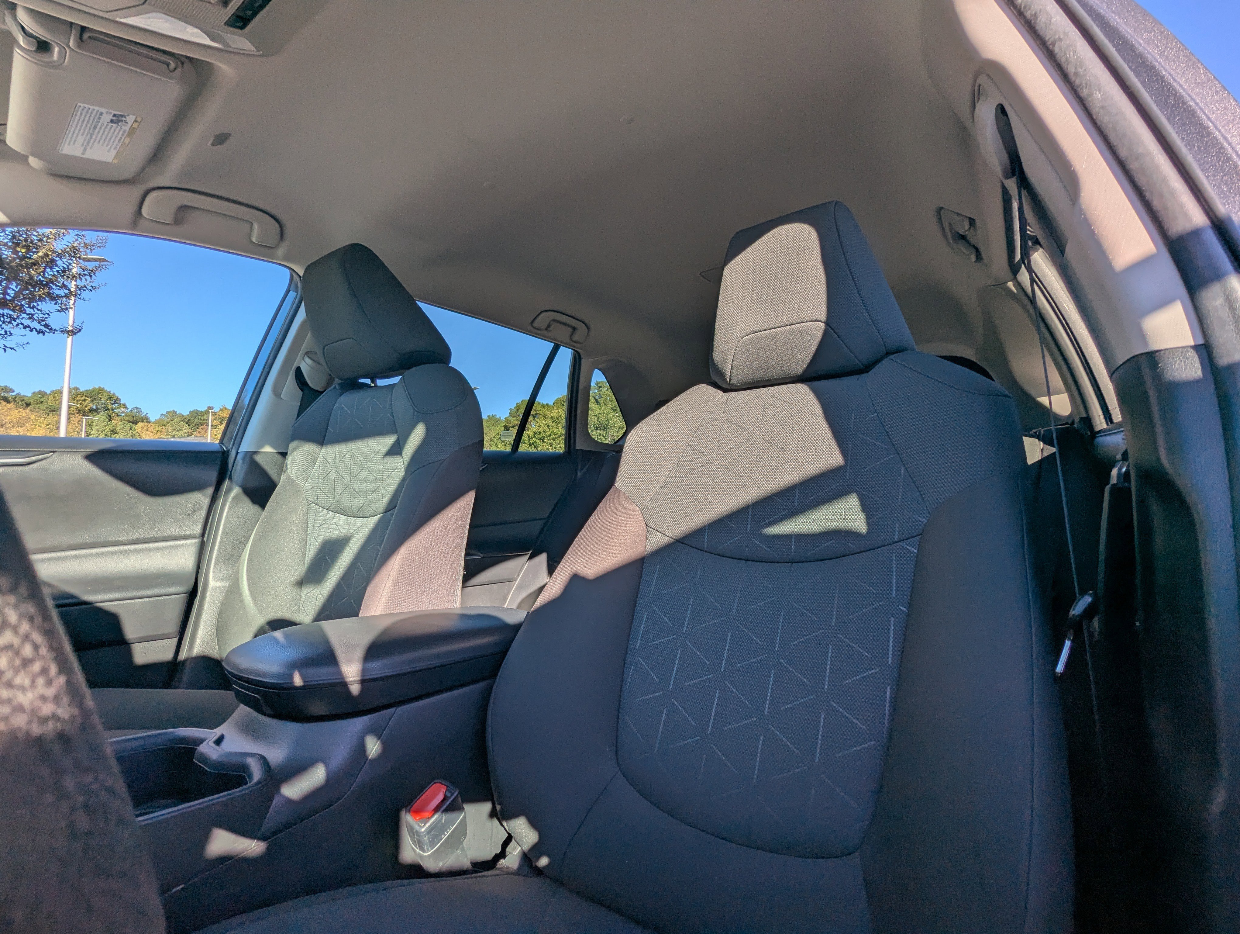 Used 2023 Toyota RAV4 XLE image 9