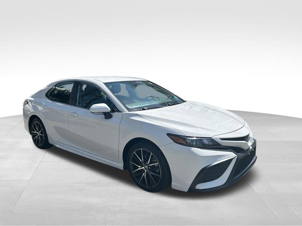 Used 2024 Toyota Camry SE FWD image 8