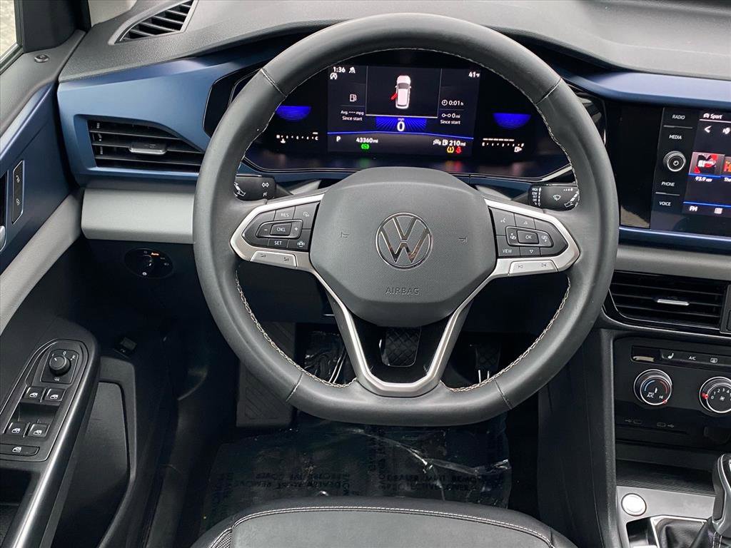 Used 2022 Volkswagen Taos SE image 6