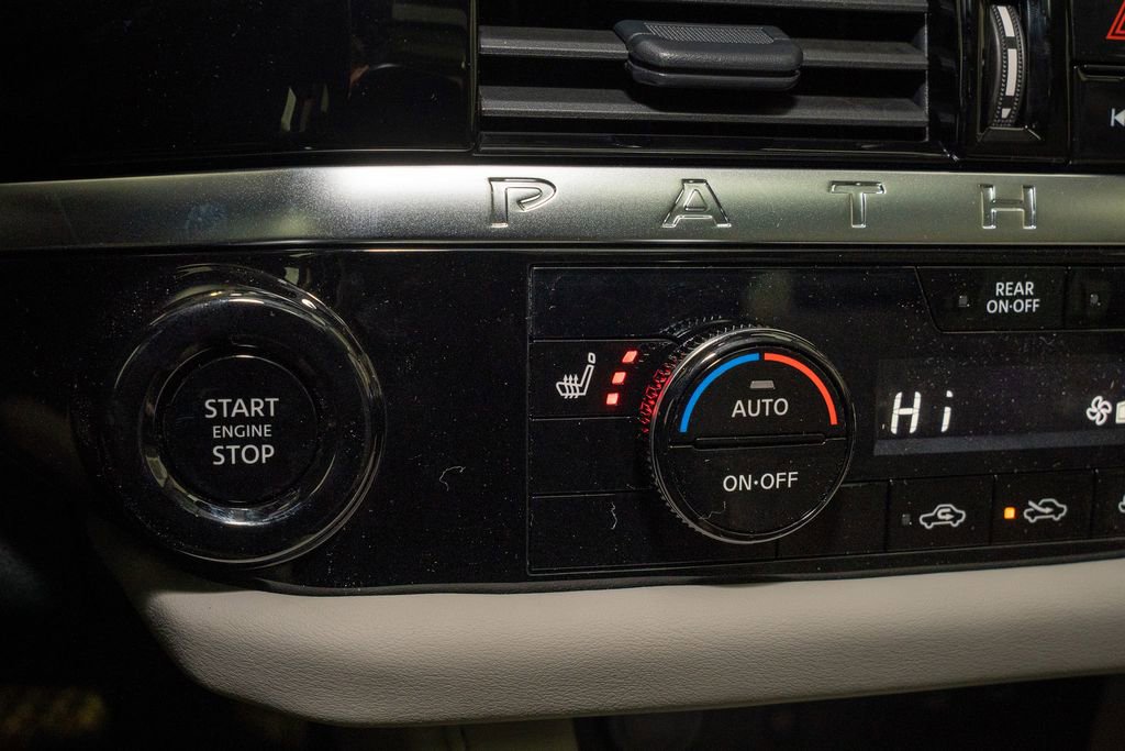 New 2026 Nissan Pathfinder SL w/ SL Premium Package image 18