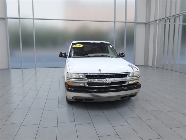 Used 2004 Chevrolet Suburban LS image 3