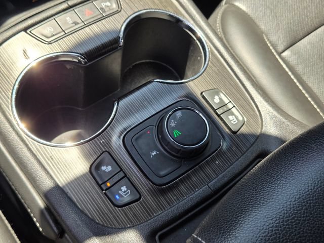 Certified 2022 GMC Acadia SLT w/ Elevation Edition FWD image 24