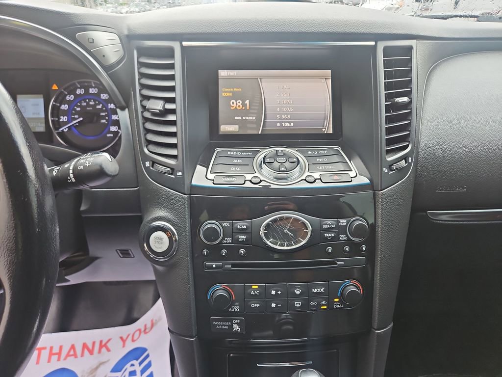 Used 2017 INFINITI QX70 AWD image 17