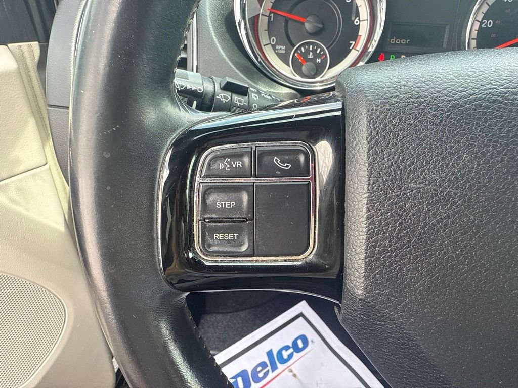 Used 2017 Dodge Grand Caravan SXT FWD image 18