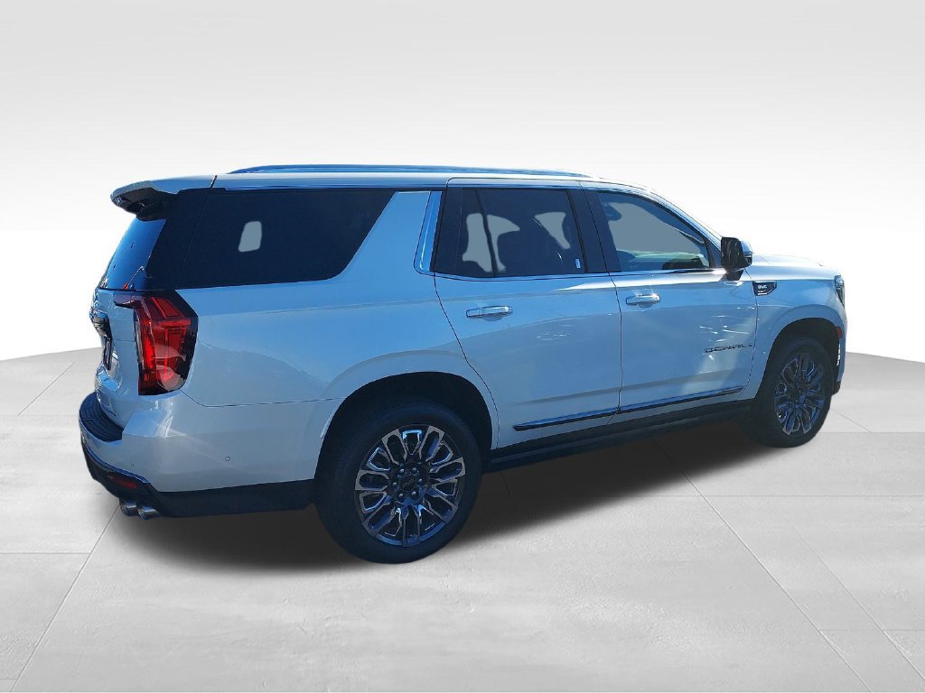 Used 2024 GMC Yukon Denali Ultimate AWD/4WD image 5