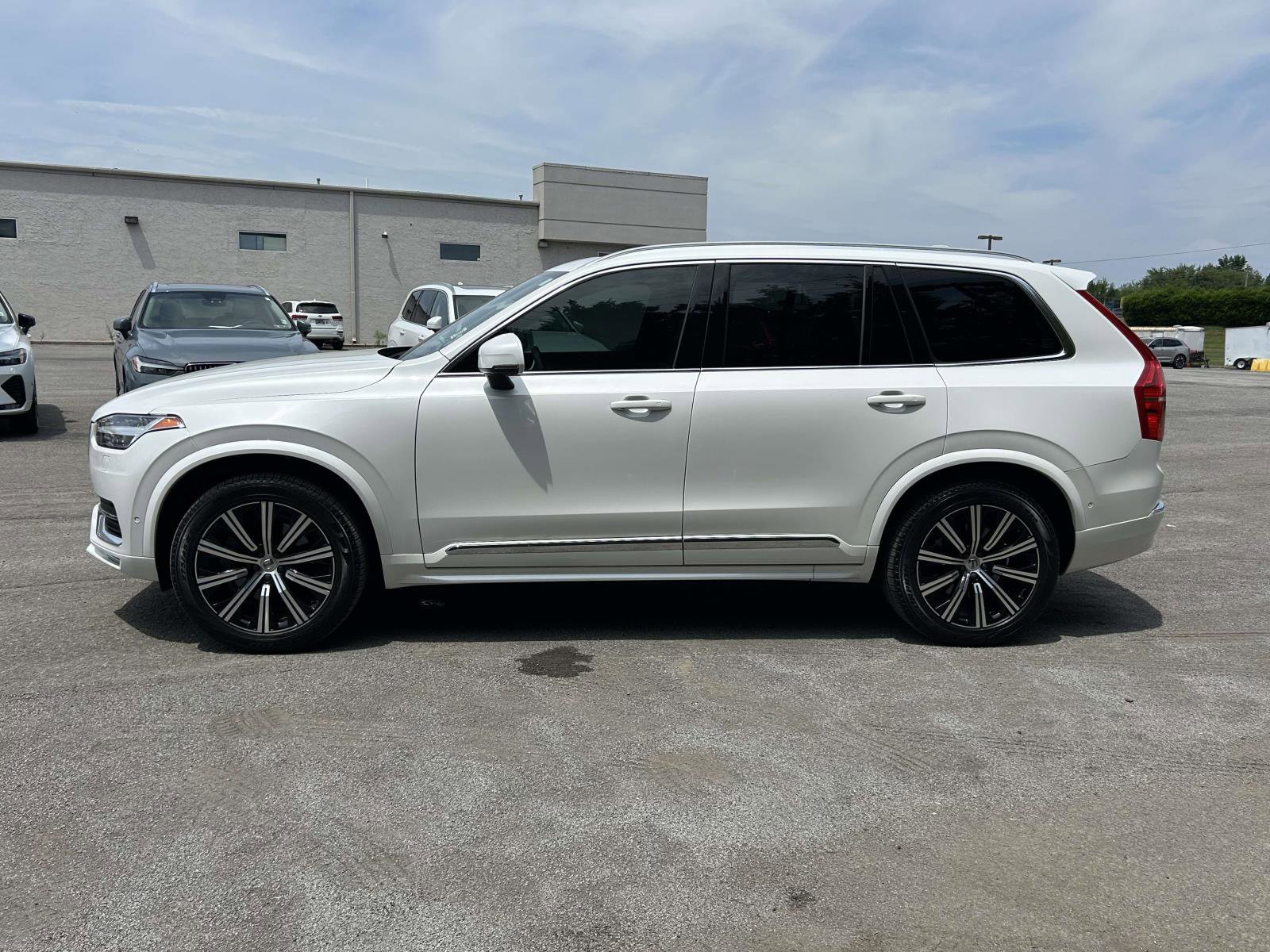 Certified 2023 Volvo XC90 B6 Plus AWD/4WD image 6