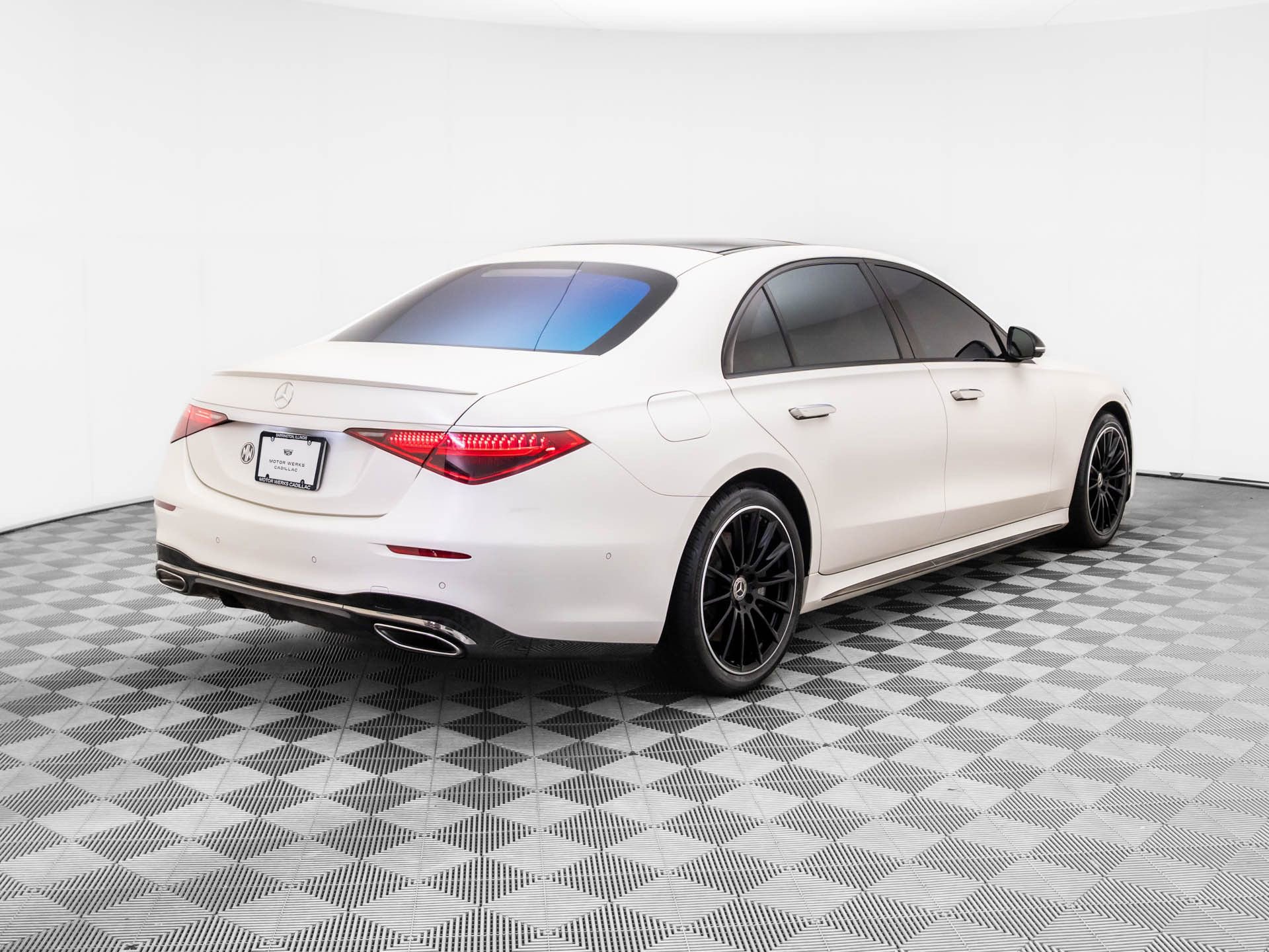 Used 2023 Mercedes-Benz S 500 4MATIC w/ AMG Line image 6