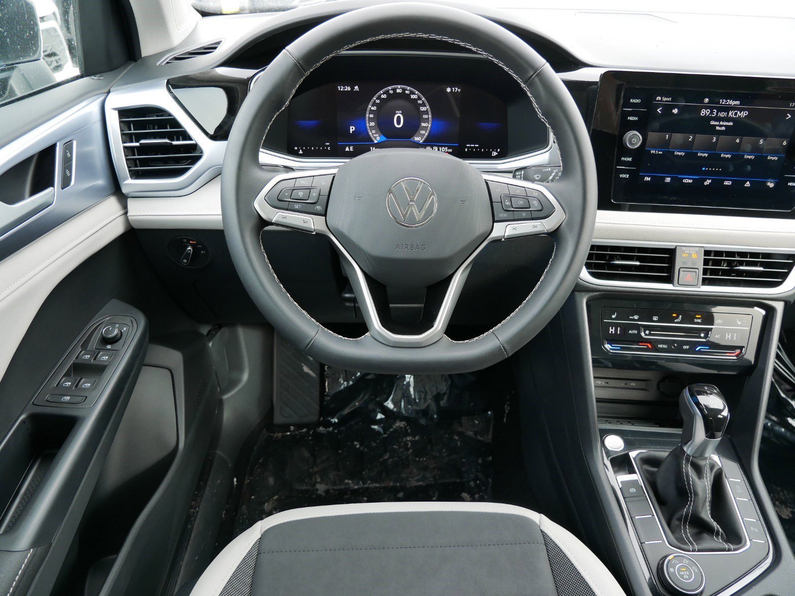 New 2026 Volkswagen Taos SE AWD/4WD image 9