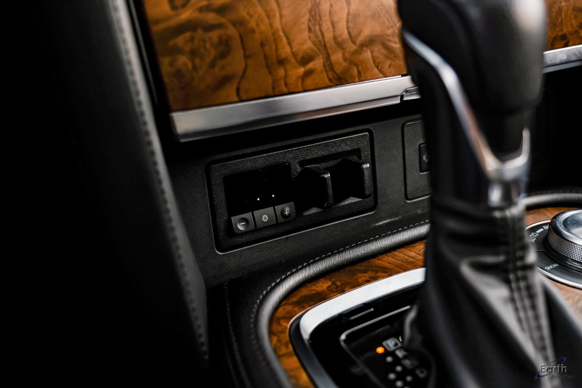 Used 2021 Nissan Armada SL w/ Captain's Chairs Package image 54