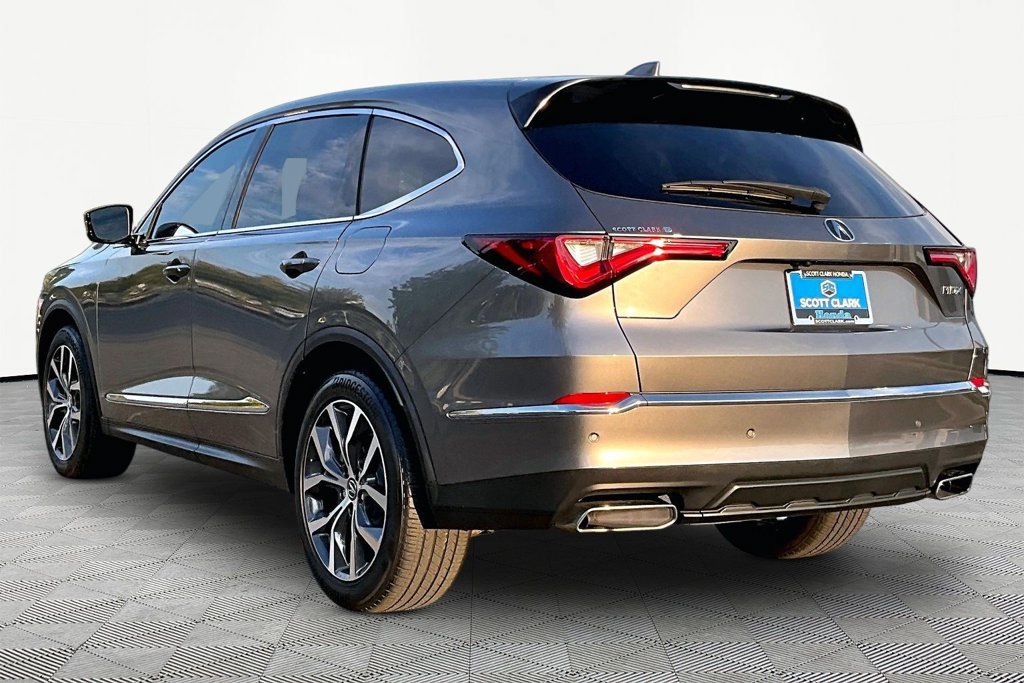 Used 2024 Acura MDX w/ Technology Package FWD image 5