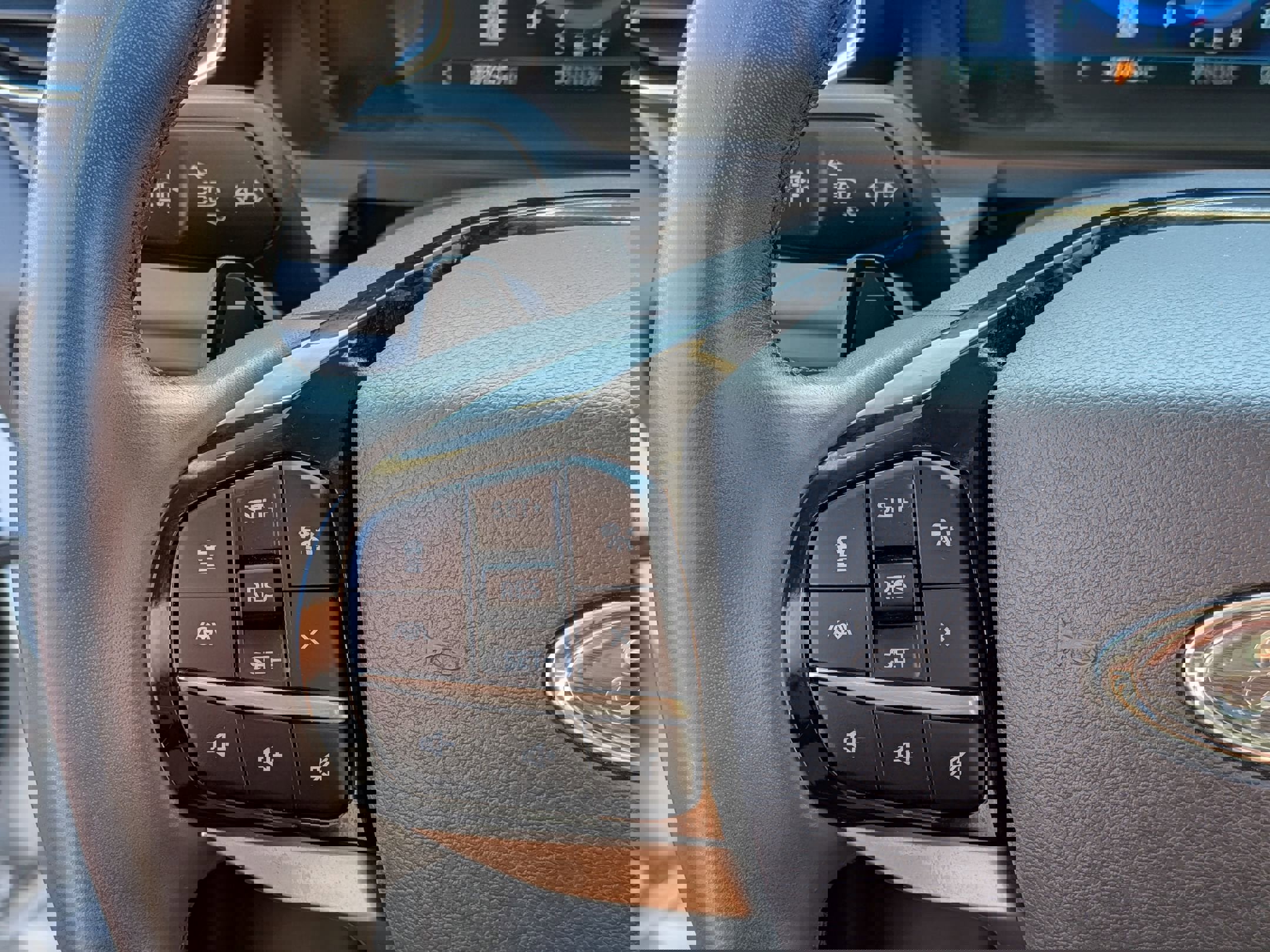 Used 2021 Ford Explorer Platinum w/ Equipment Group 601A image 17