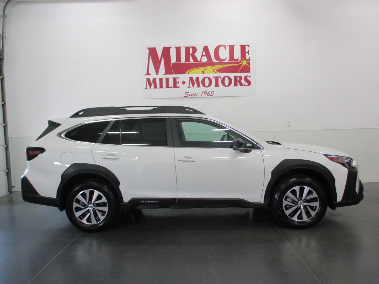 Used 2025 Subaru Outback Premium AWD/4WD image 6