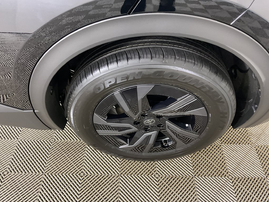 New 2026 Toyota C-HR AWD/4WD image 5