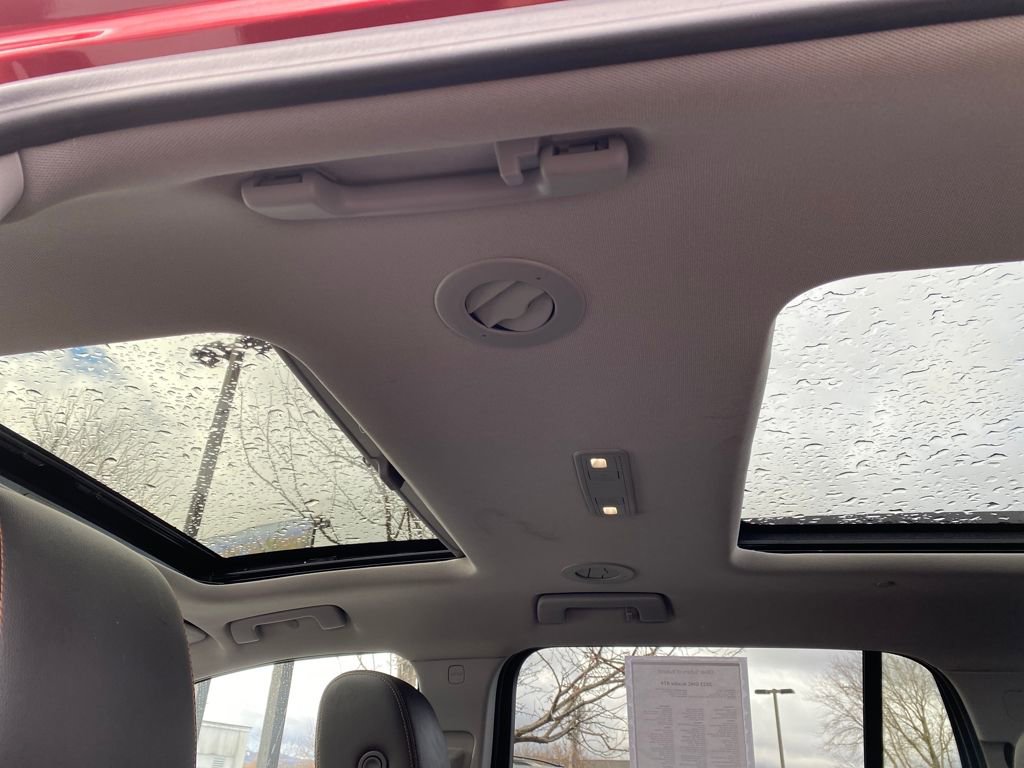 Used 2023 GMC Acadia AT4 w/ Technology Package image 57