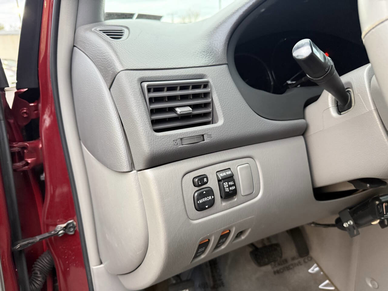 Used 2009 Toyota Sienna image 11