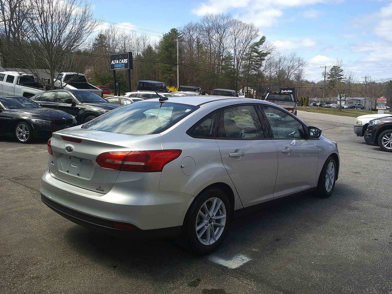 Used 2018 Ford Focus SE FWD image 5
