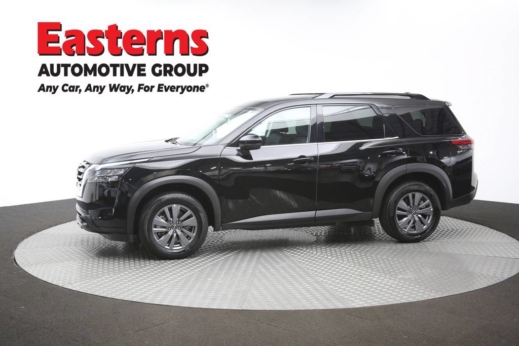 Used 2025 Nissan Pathfinder SV FWD image 60