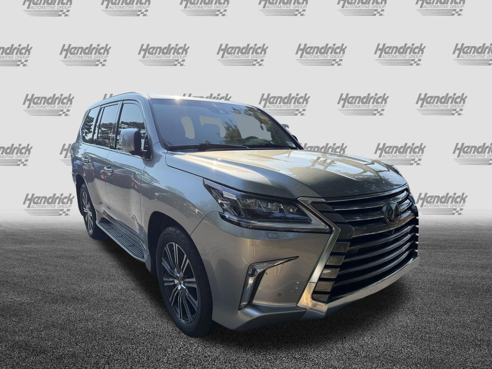 Used 2020 Lexus LX 570 4WD w/ Luxury Package image 2
