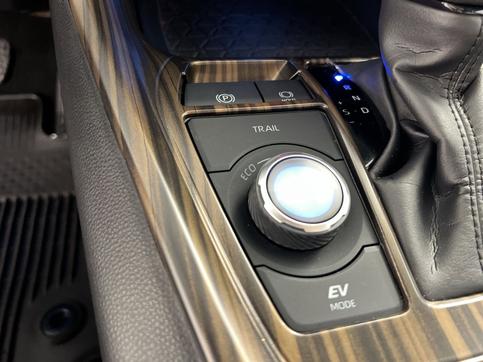 Used 2024 Toyota RAV4 XSE w/ Weather Package image 33