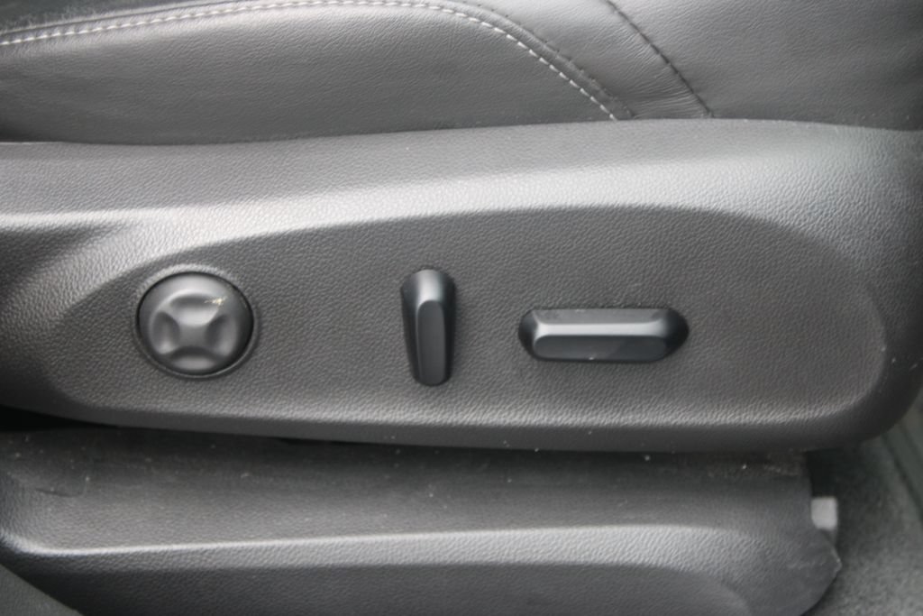 Used 2020 Buick Envision Essence FWD image 30