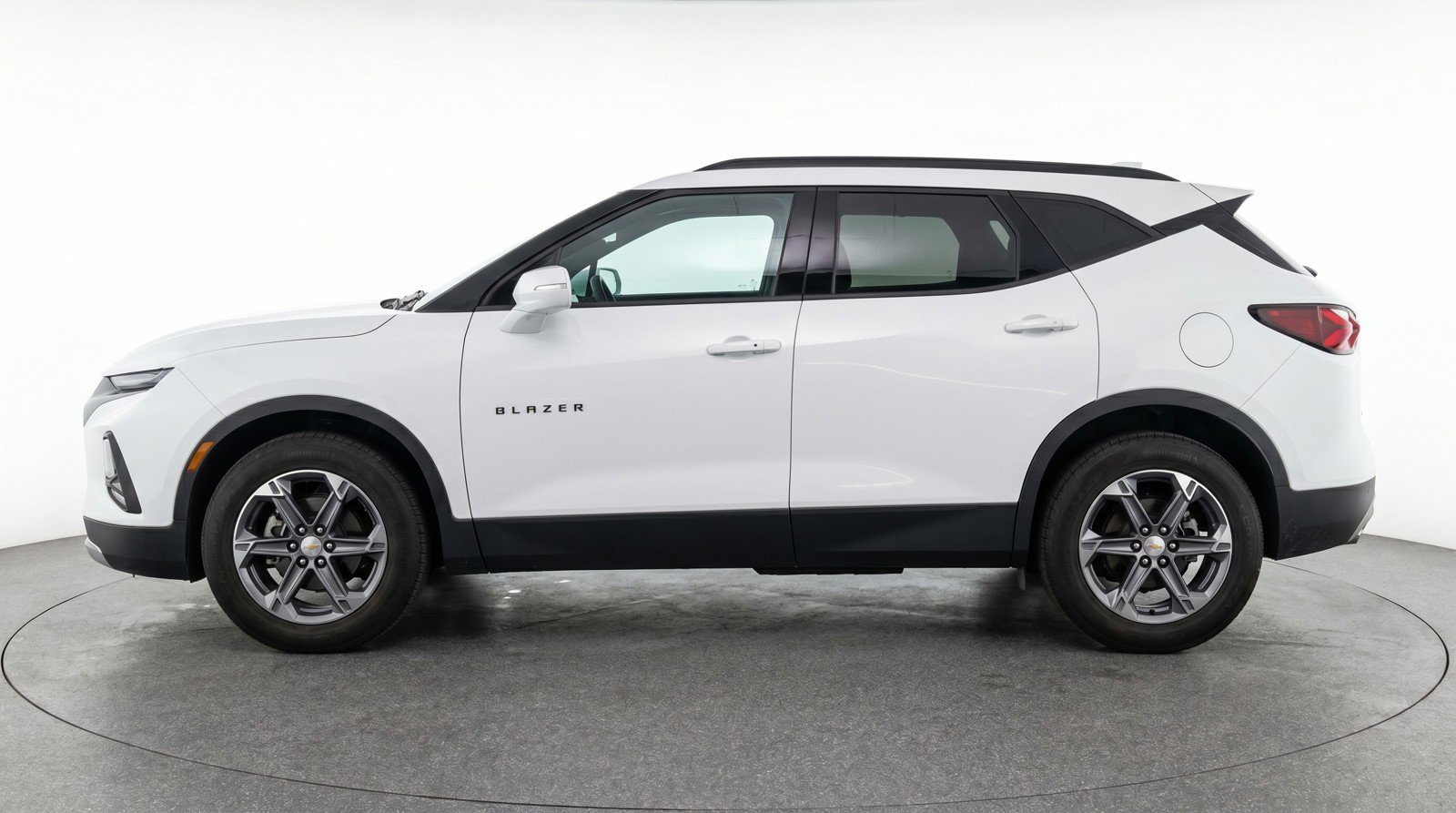 Used 2025 Chevrolet Blazer LT FWD image 5